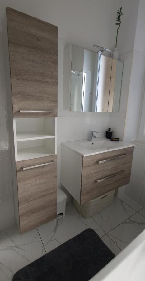Апартаменты Mc Centar Apartman Пула Экстерьер фото